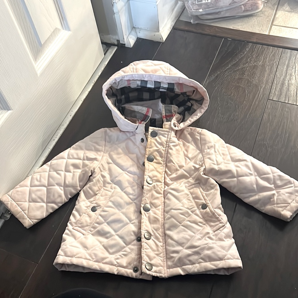 Good condition. 2T Burberry coat. Pink